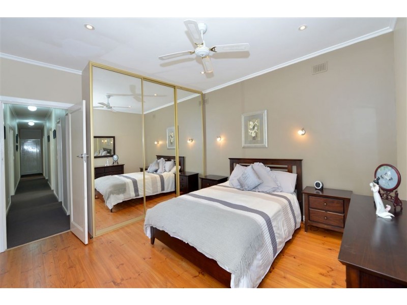 10 Barretts Road, Torrens Park SA 5062