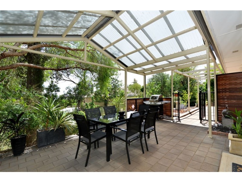 10 Barretts Road, Torrens Park SA 5062