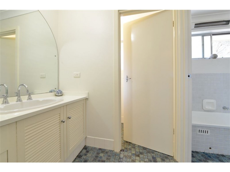 72 Hillcrest Drive, Eden Hills SA 5050