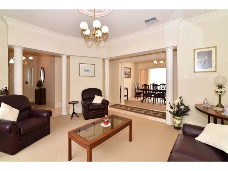 17 Earls Court, Craigburn Farm SA 5051