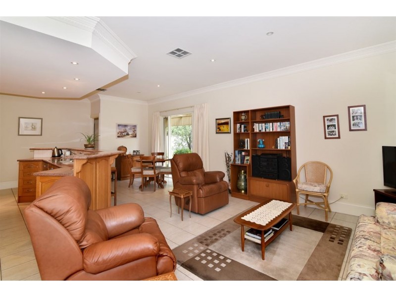 17 Earls Court, Craigburn Farm SA 5051