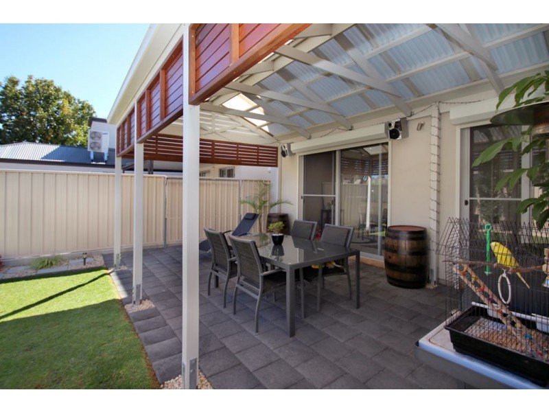 25 Parsons Grove, Park Holme SA 5043