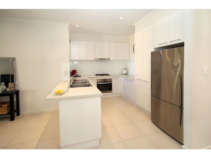 25 Parsons Grove, Park Holme SA 5043