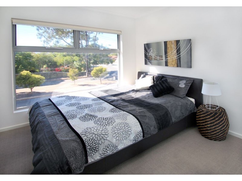 25 Parsons Grove, Park Holme SA 5043