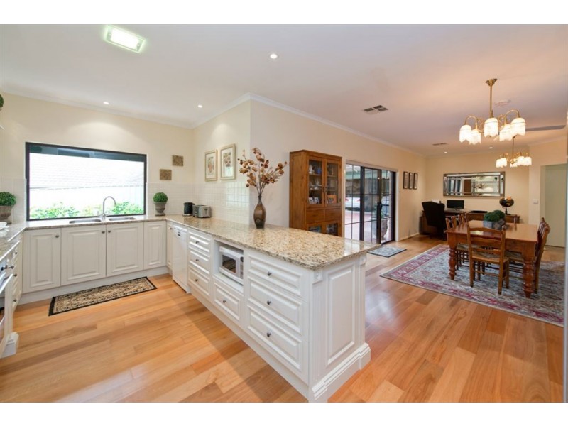 36 Monaco Circuit, Aberfoyle Park SA 5159