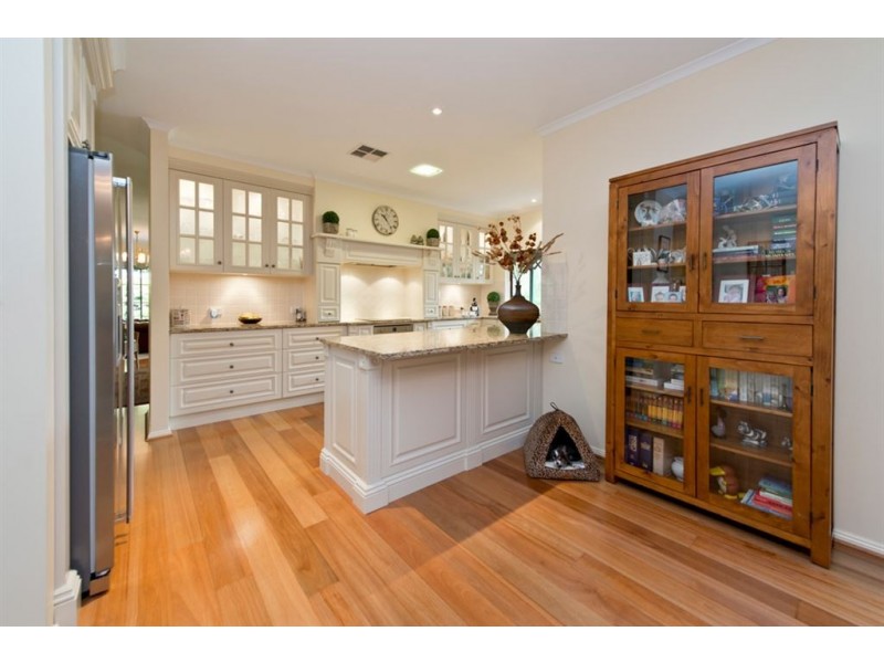 36 Monaco Circuit, Aberfoyle Park SA 5159