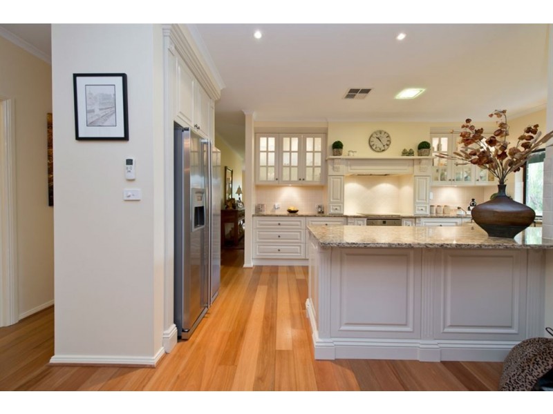 36 Monaco Circuit, Aberfoyle Park SA 5159