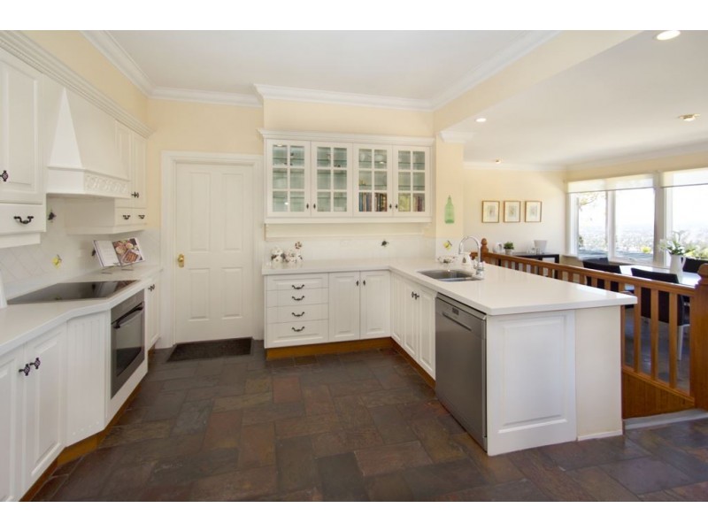 10 Centre Way, Belair SA 5052