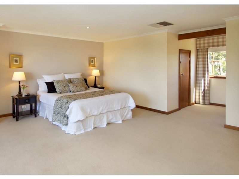 10 Centre Way, Belair SA 5052