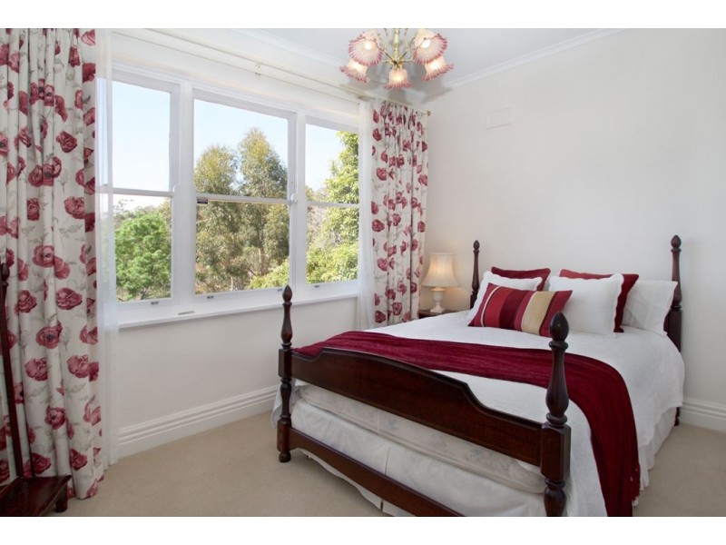 10 Centre Way, Belair SA 5052