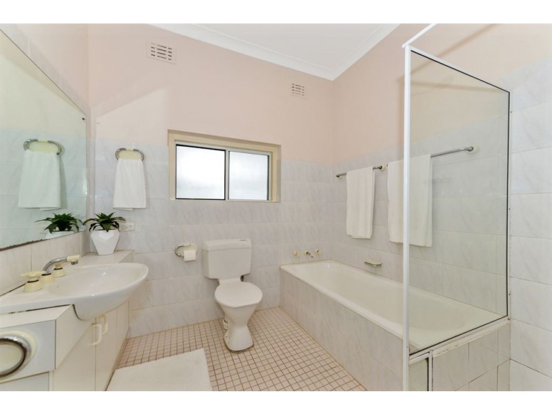17 Lewis Avenue, Glen Osmond SA 5064