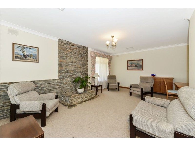 1 St Georges Terrace, Bellevue Heights SA 5050