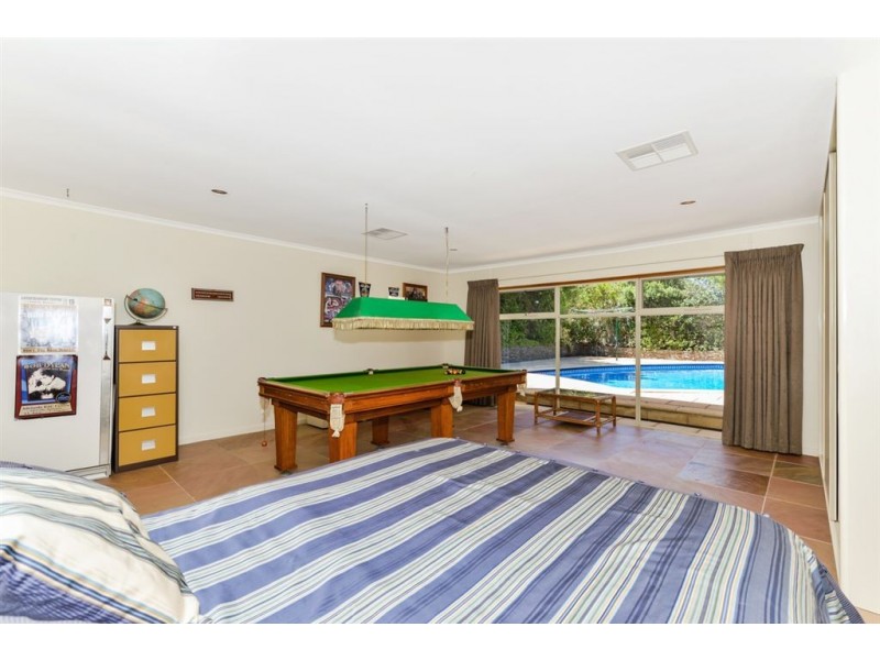 1 St Georges Terrace, Bellevue Heights SA 5050