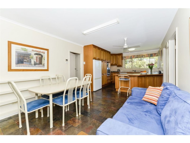 1 St Georges Terrace, Bellevue Heights SA 5050