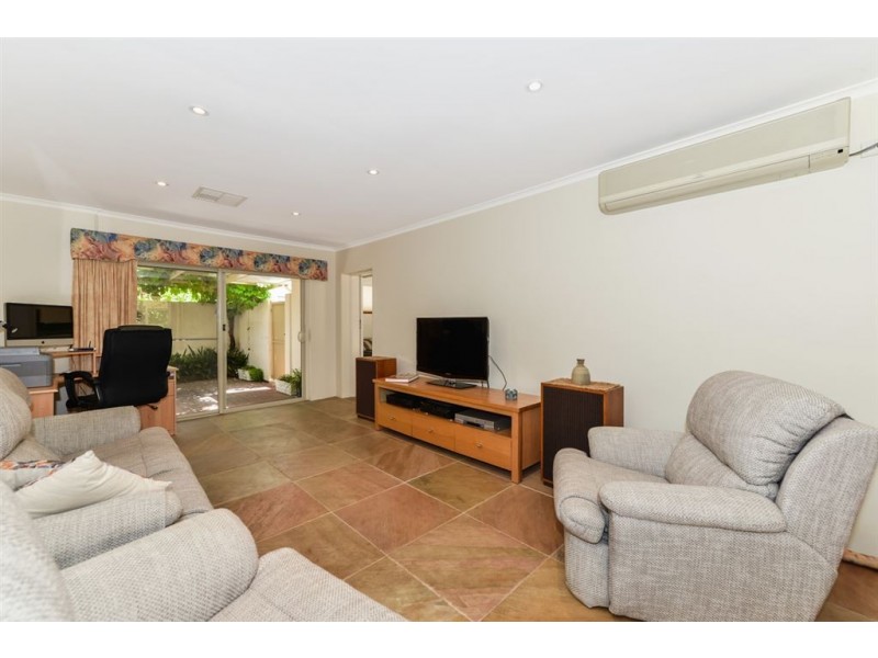 1 St Georges Terrace, Bellevue Heights SA 5050