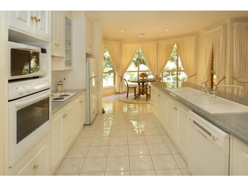 8 Kristen Court, Coromandel Valley SA 5051