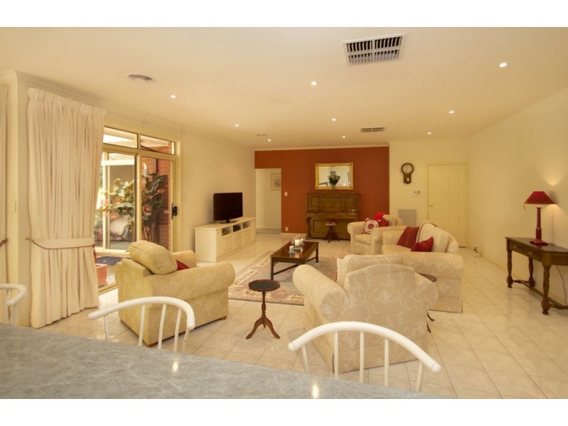 8 Kristen Court, Coromandel Valley SA 5051