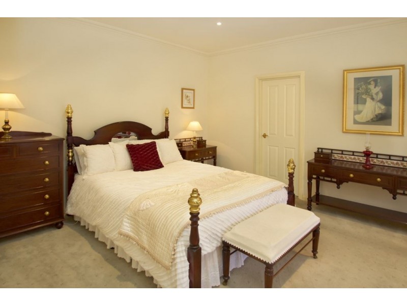 8 Kristen Court, Coromandel Valley SA 5051