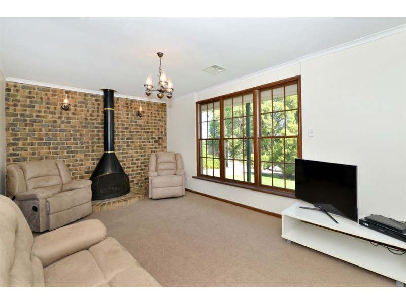 96 Sunnymeade Drive, Aberfoyle Park SA 5159
