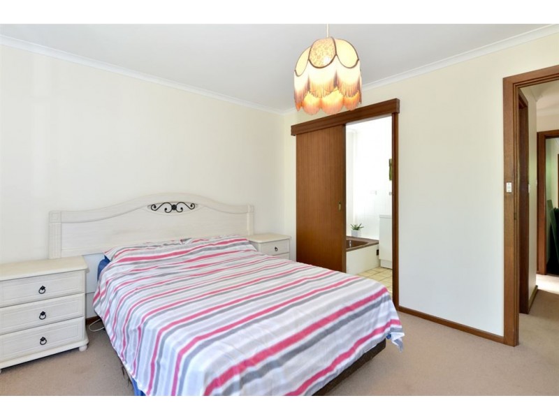 96 Sunnymeade Drive, Aberfoyle Park SA 5159