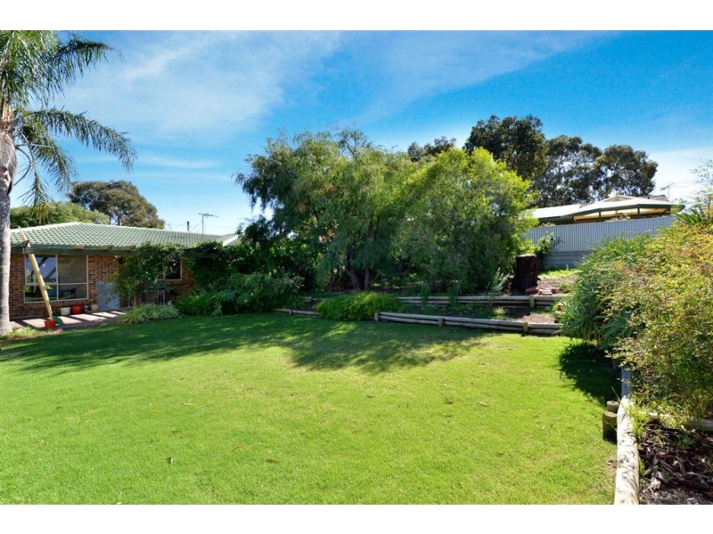 96 Sunnymeade Drive, Aberfoyle Park SA 5159