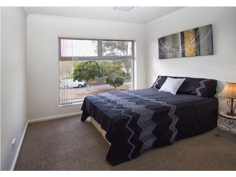 23 Parsons Grove, Park Holme SA 5043