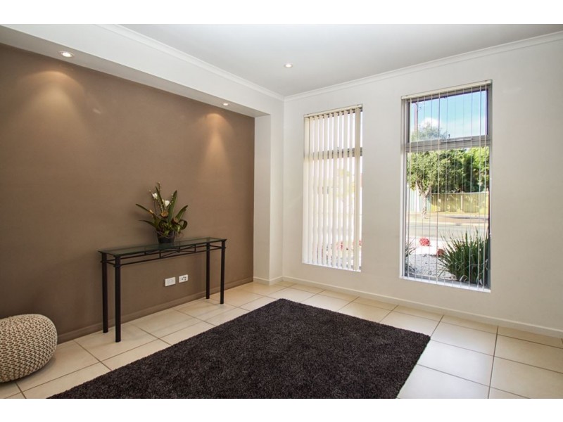 23 Parsons Grove, Park Holme SA 5043