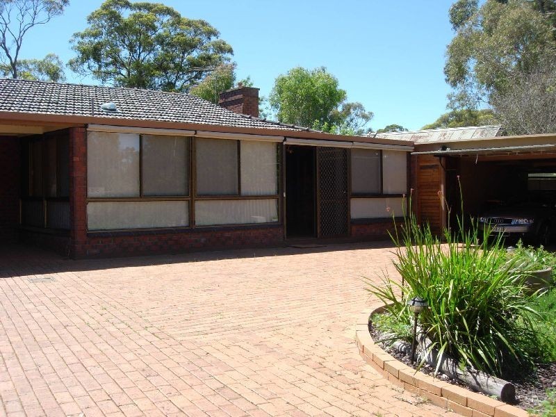 1 Gault Road, Belair SA 5052