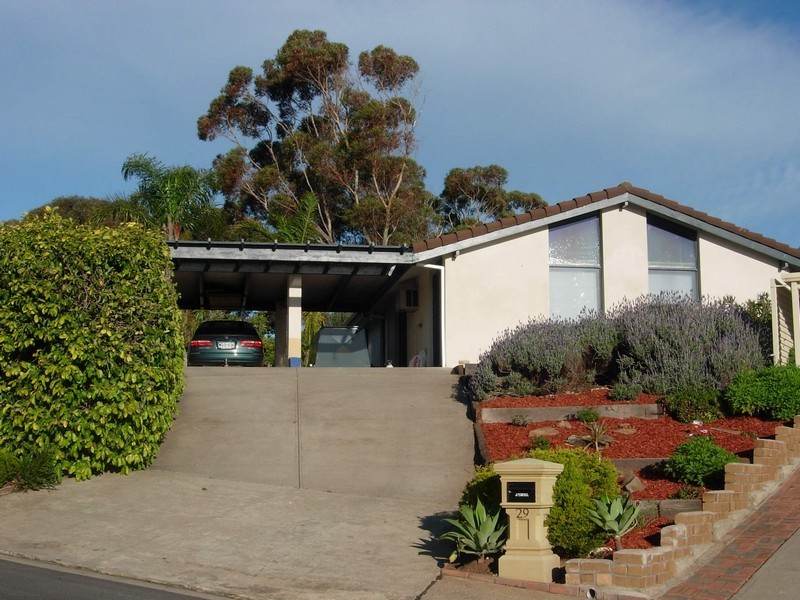 29 Minnipa Drive, Hallett Cove SA 5158