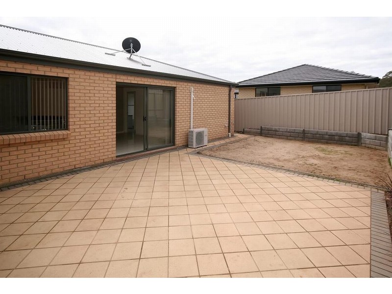 3/12 McGuire St, Hackham SA 5163