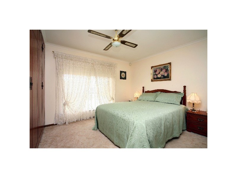 2 Graywood Court, North Haven SA 5018