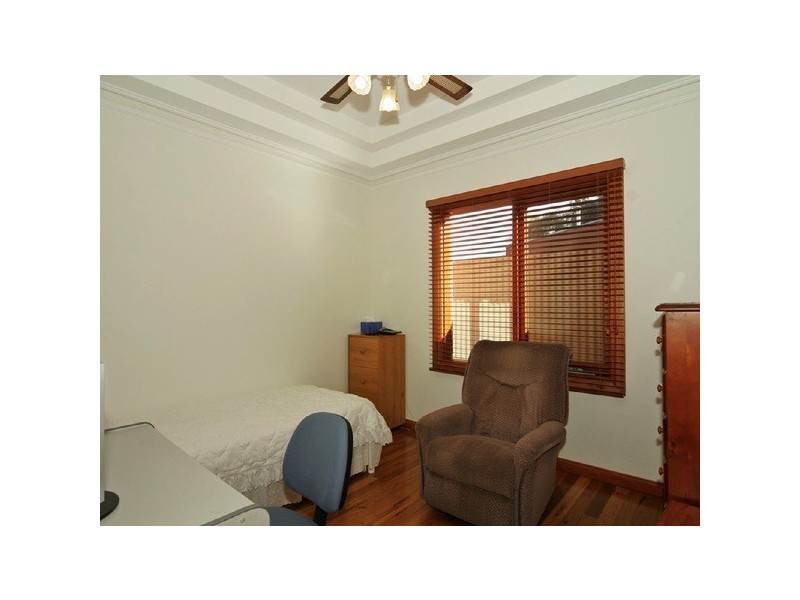 1a Eastbourne Tce, Rosewater SA 5013