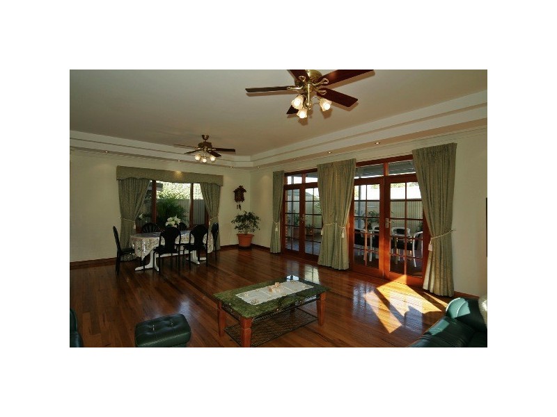 1a Eastbourne Tce, Rosewater SA 5013