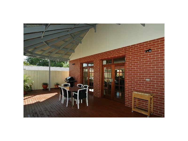 1a Eastbourne Tce, Rosewater SA 5013