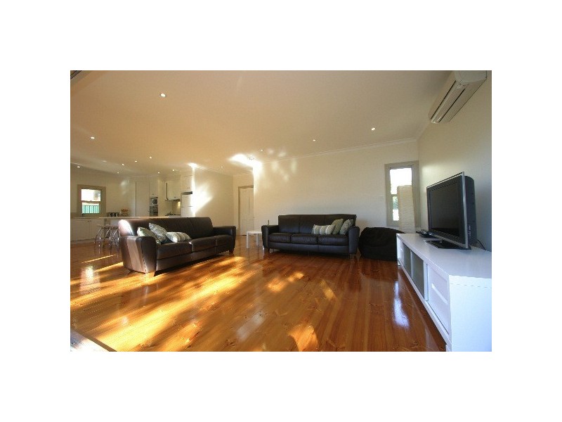 15 Kanowna Road, Largs Bay SA 5016