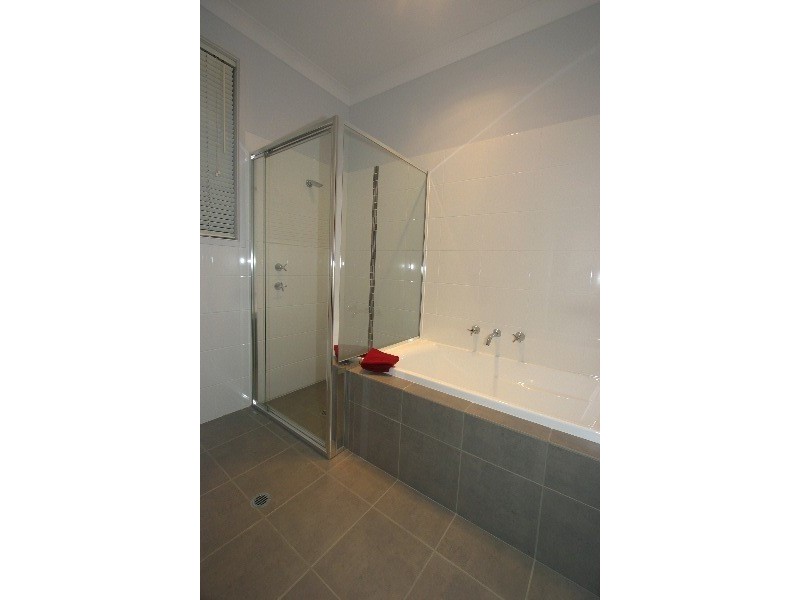 4 Heysen Crescent, West Lakes Shore SA 5020