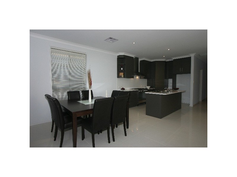 4 Heysen Crescent, West Lakes Shore SA 5020