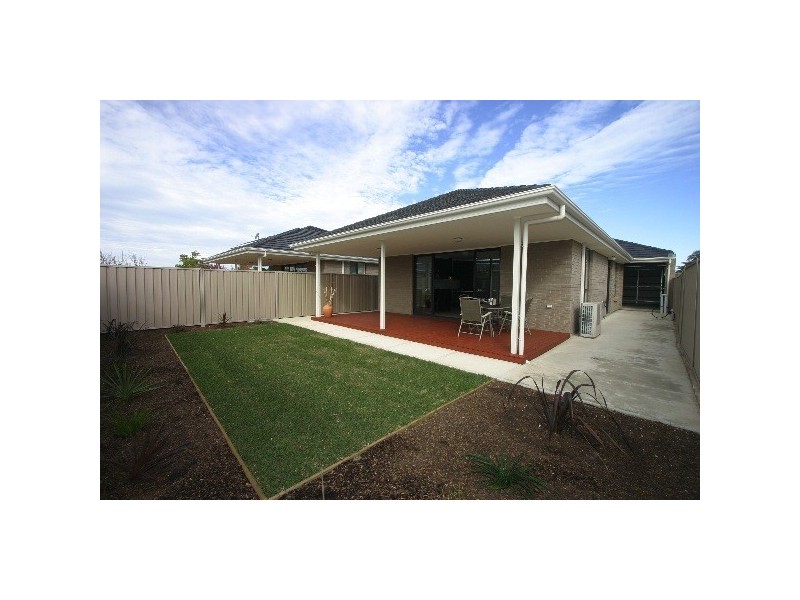 4 Heysen Crescent, West Lakes Shore SA 5020