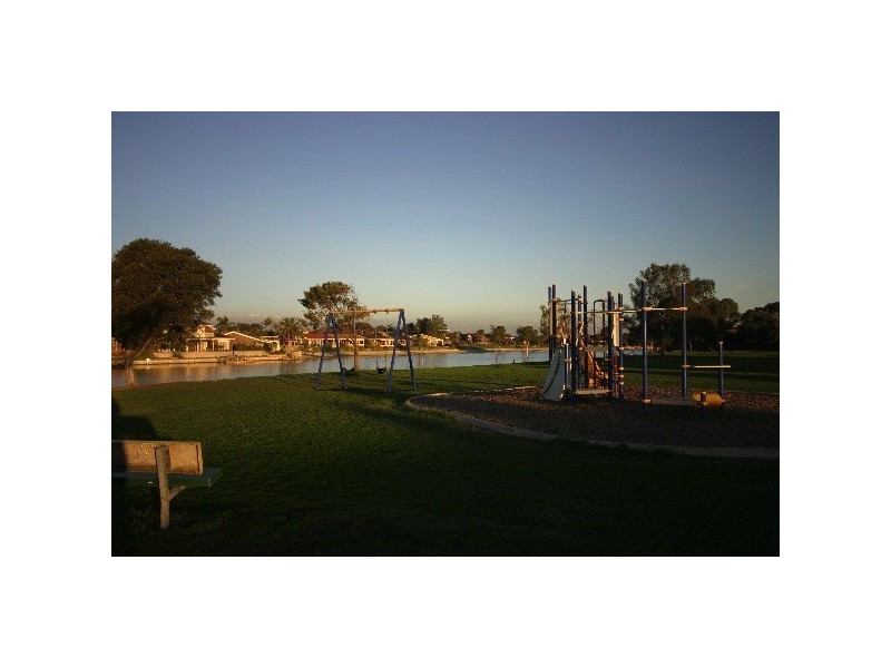 4 Heysen Crescent, West Lakes Shore SA 5020