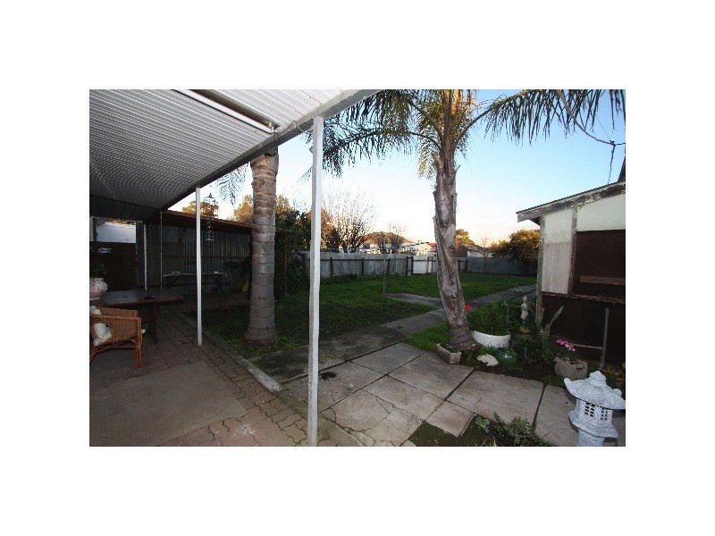 16 Queen Street, Pennington SA 5013
