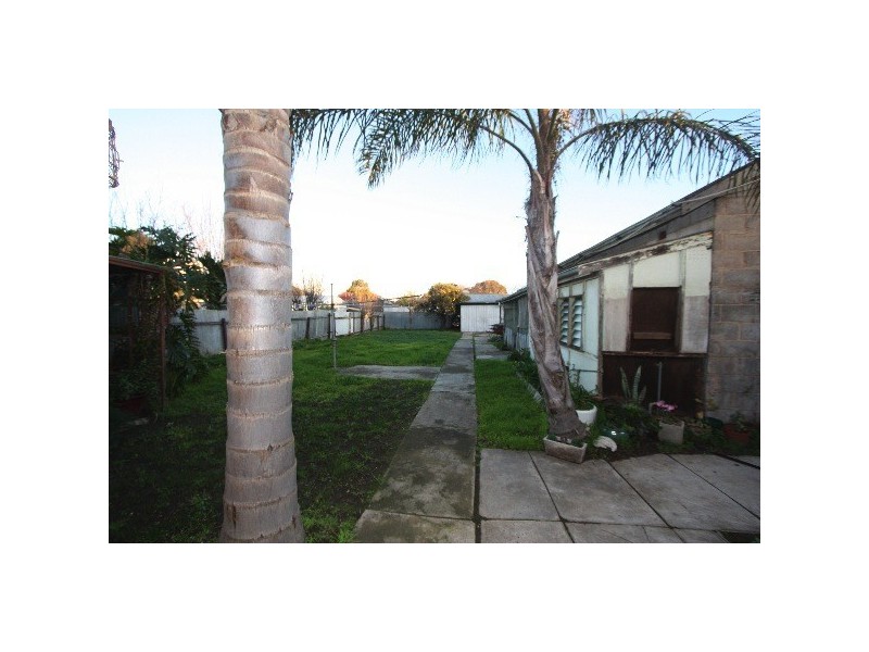16 Queen Street, Pennington SA 5013
