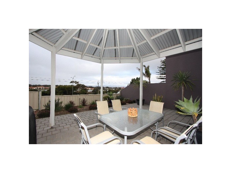 72a Seaview Road, Tennyson SA 5022