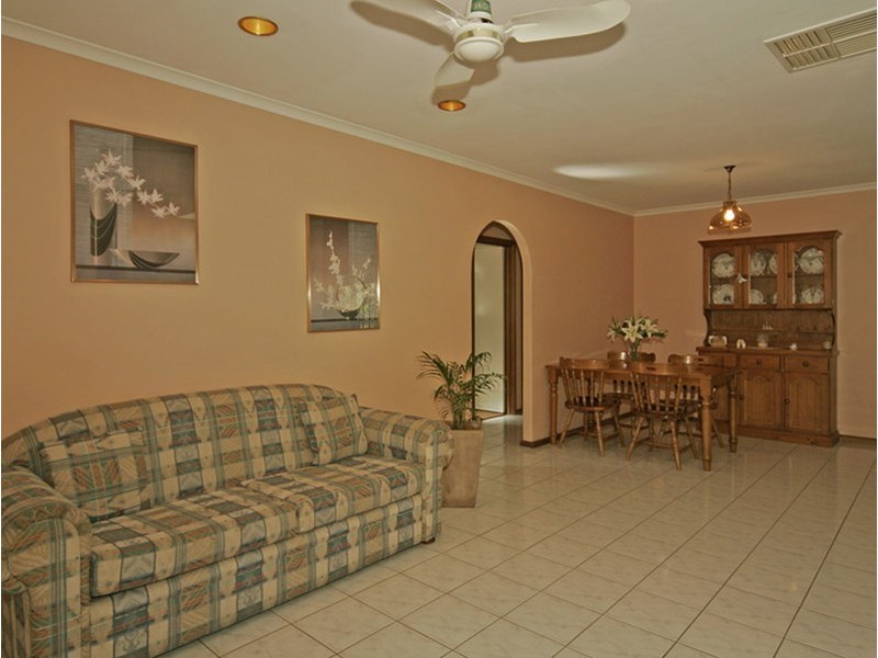 32 Lancaster Drive, North Haven SA 5018