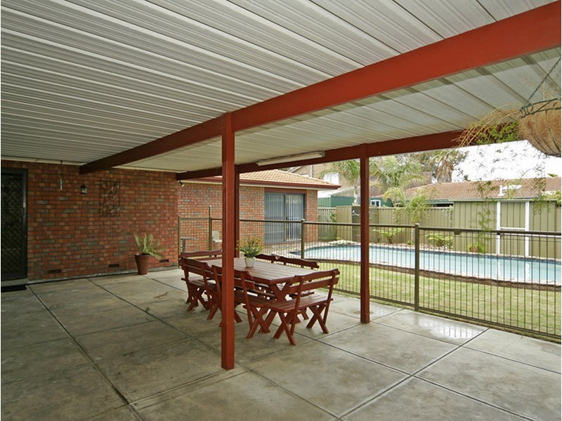 32 Lancaster Drive, North Haven SA 5018