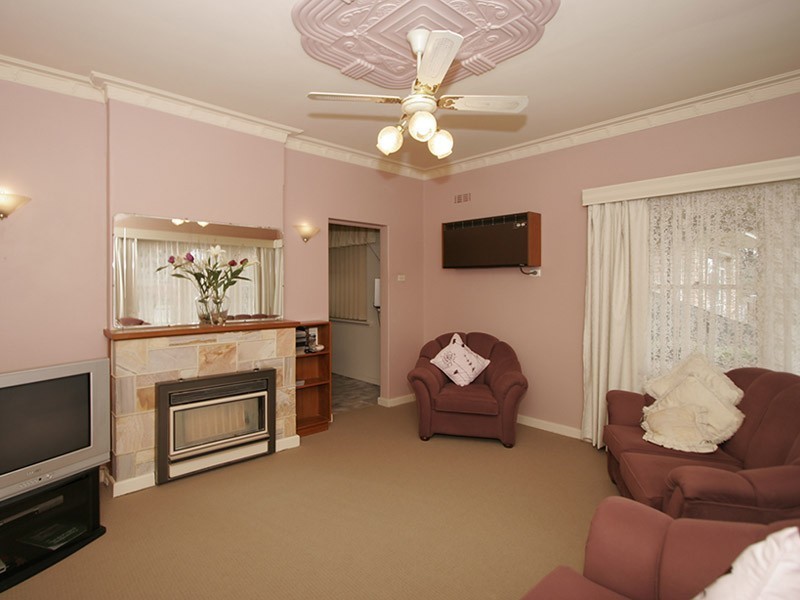 32 Branwhite Street, Woodville South SA 5011