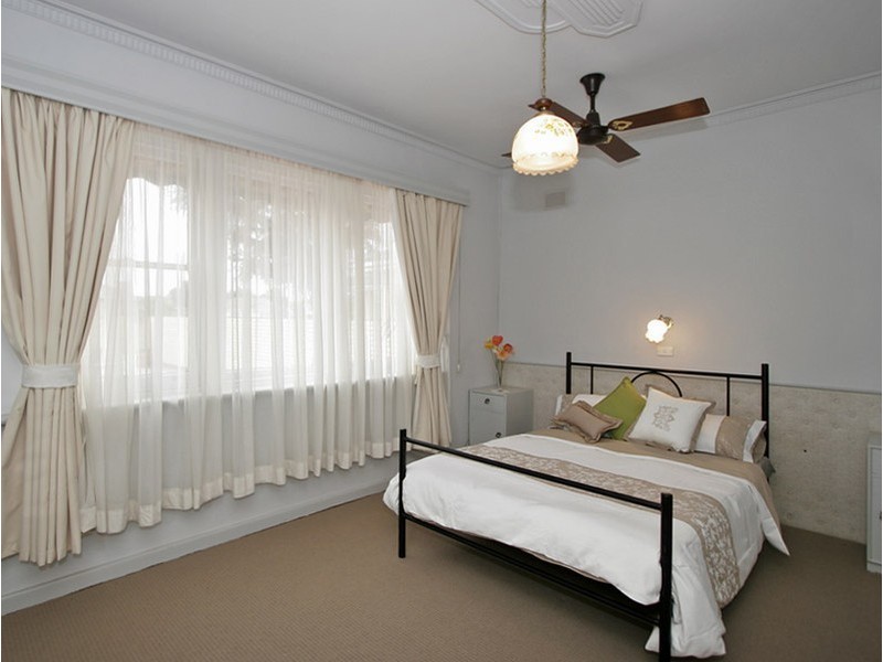 32 Branwhite Street, Woodville South SA 5011