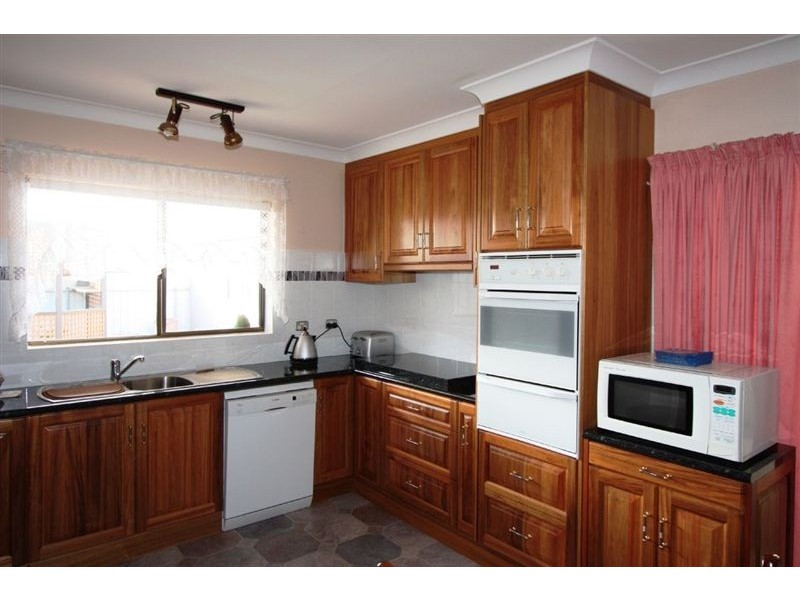 12 Osborne St, Albert Park SA 5014