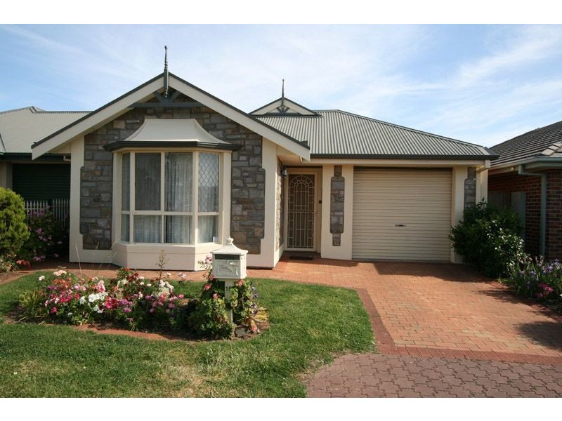 15 Attingham Crescent, Oakden SA 5086