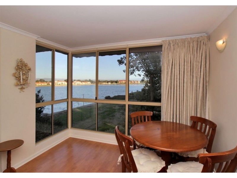 8/68 Military Road, Tennyson SA 5022