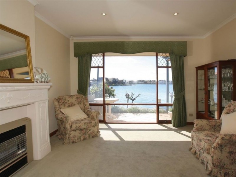 5/4 Siesta Court, West Lakes SA 5021